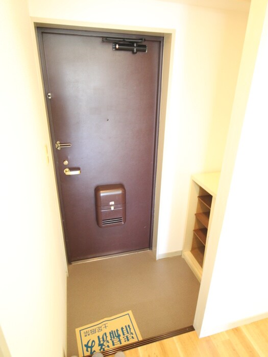 物件内観写真6　(玄関)