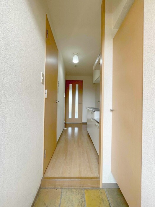物件内観写真7　(玄関)