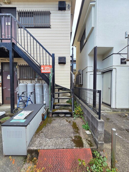 物件外観写真4　(エントランス部分)