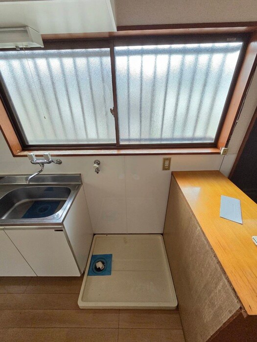 物件内観写真11　(洗濯機置場)