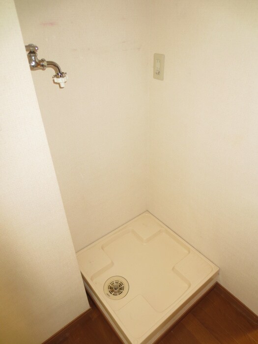 物件内観写真13　(洗濯機置場)