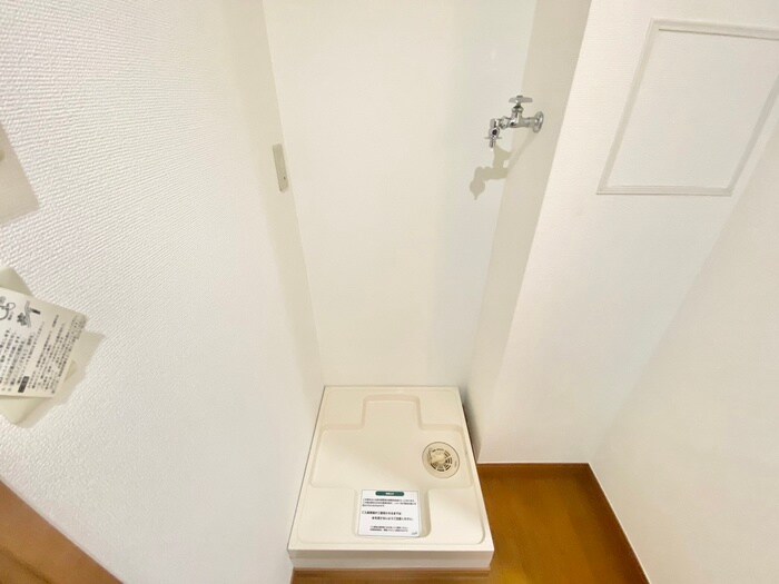 物件内観写真14　(洗濯機置場)