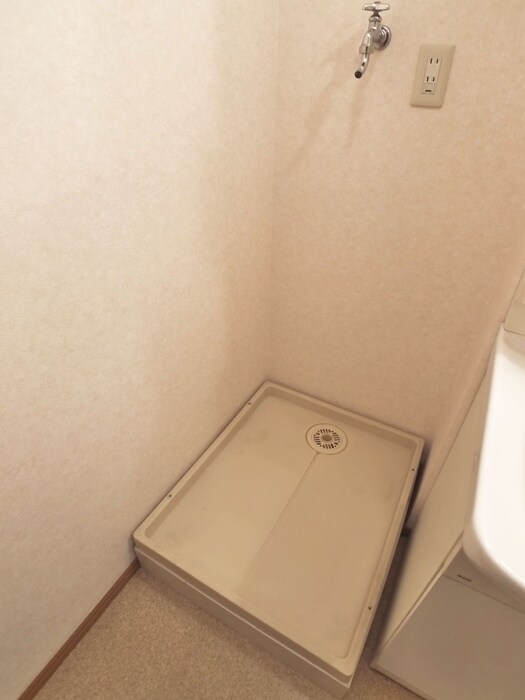 物件内観写真14　(洗濯機置場)