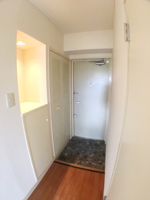 物件内観写真16　(玄関)