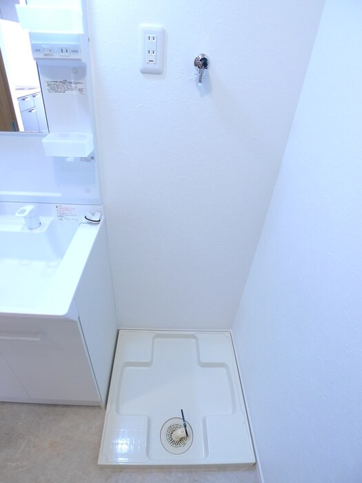 物件内観写真10　(洗濯機置場)