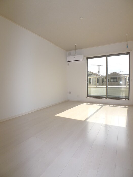 物件内観写真14　(室内からの展望)