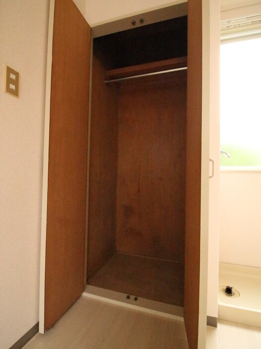 物件内観写真12　(収納)