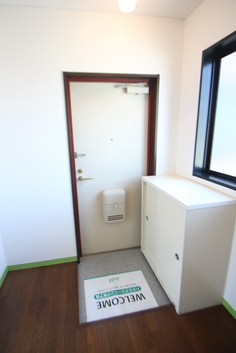 物件内観写真7　(玄関)