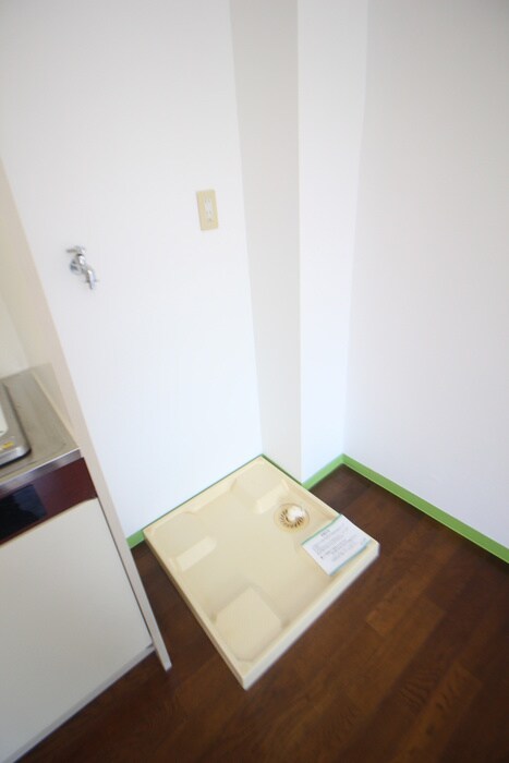 物件内観写真8　(洗濯機置場)