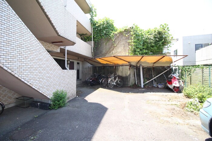 物件外観写真5　(駐輪場)