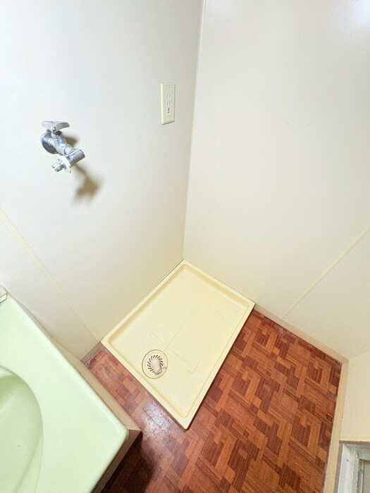 物件内観写真17　(洗濯機置場)