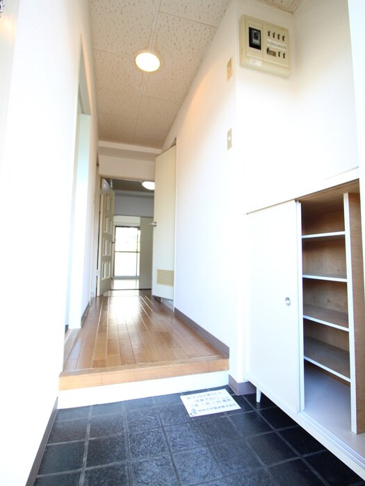 物件内観写真22　(玄関)