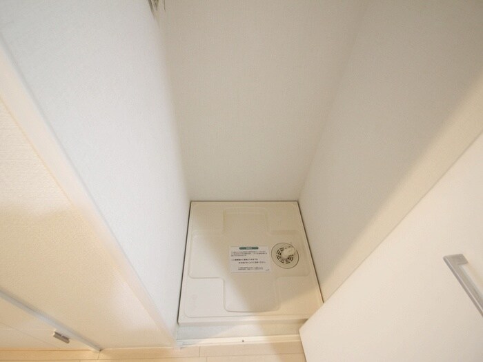 物件内観写真14　(洗濯機置場)