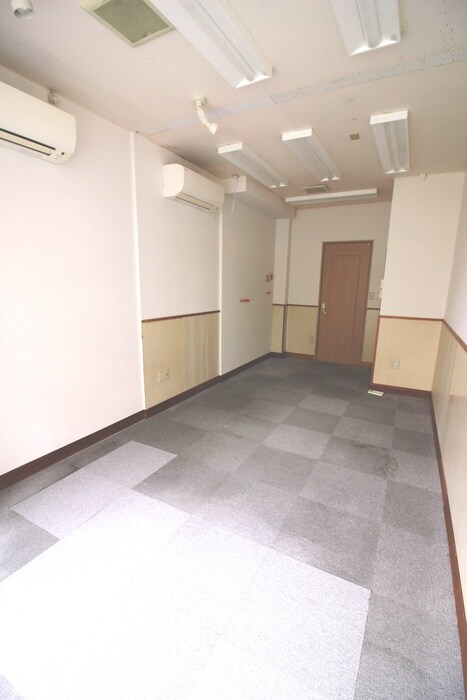 物件内観写真4　(居室)