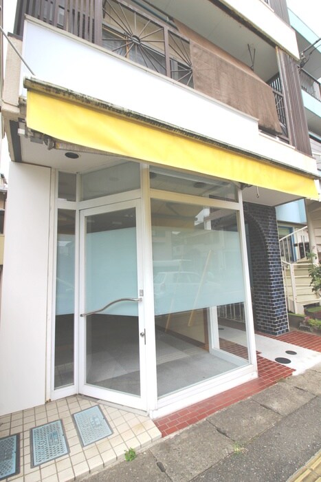 物件内観写真13　(玄関)