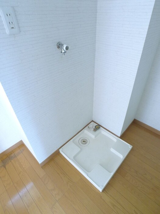 物件内観写真9　(洗濯機置場)