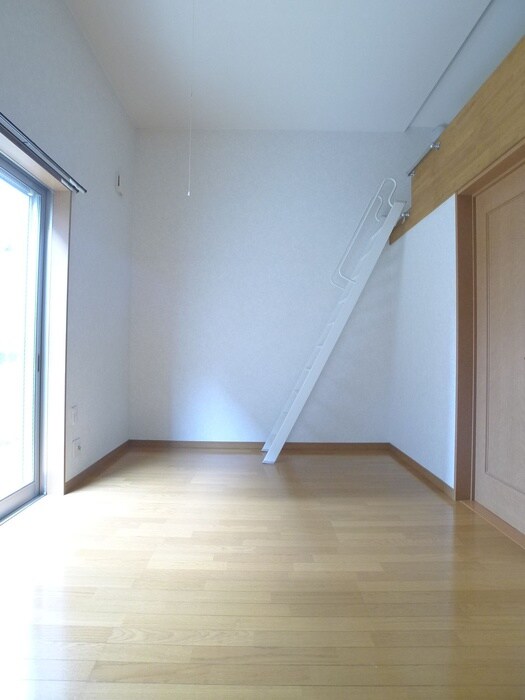 物件内観写真10　(居室)