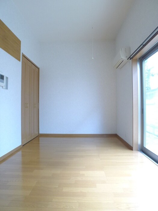 物件内観写真11　(居室)