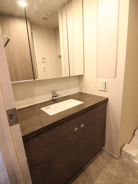 物件内観写真15　(洗面)