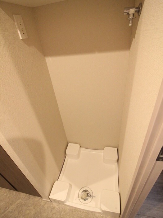 物件内観写真16　(洗濯機置場)