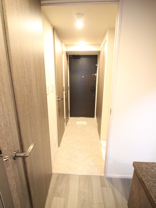 物件内観写真18　(玄関)