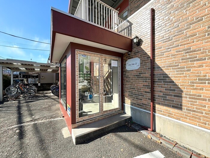 物件外観写真3　(エントランス部分)