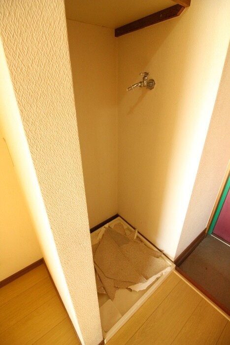 物件内観写真15　(洗濯機置場)