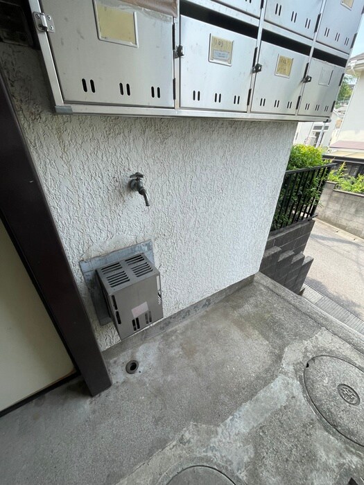 物件内観写真11　(洗濯機置場)