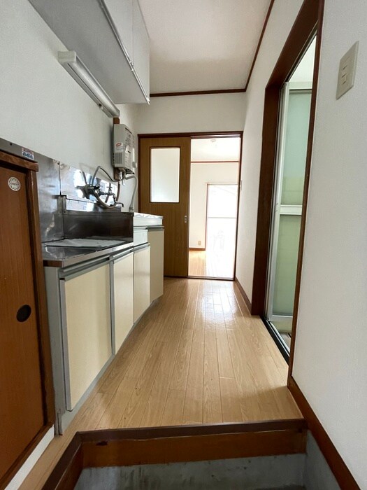 物件内観写真13　(玄関)