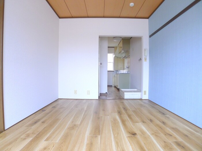 物件内観写真4　(居室)