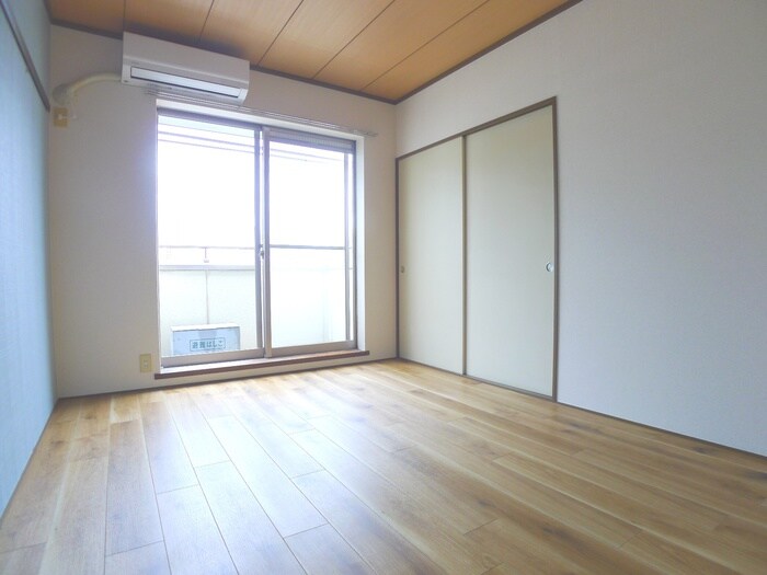 物件内観写真8　(居室)