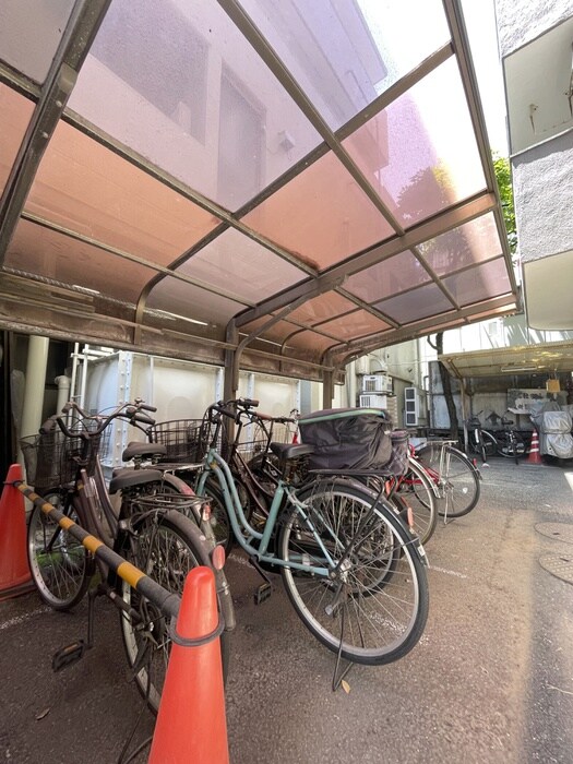 物件外観写真3　(駐輪場)