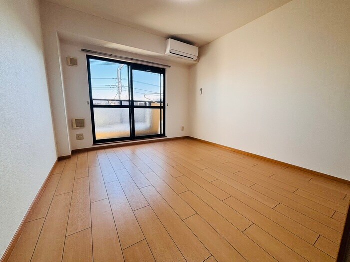 物件内観写真8　(居室)