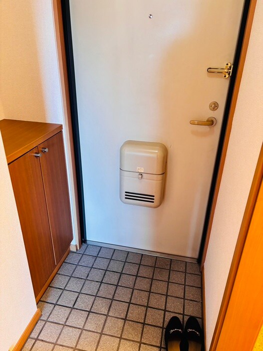 物件内観写真16　(玄関)