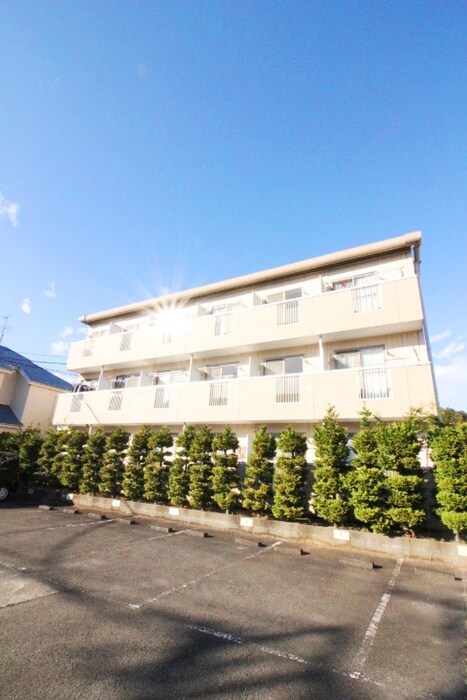 物件外観写真4　(駐車場)