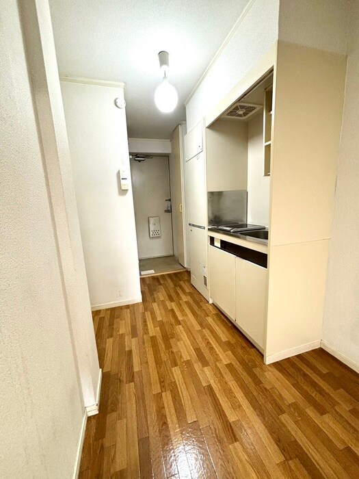 物件内観写真11　(廊下)