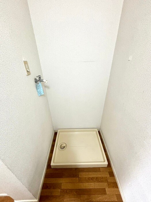 物件内観写真14　(洗濯機置場)