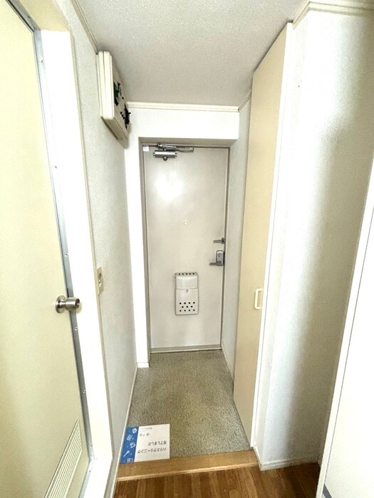 物件内観写真15　(玄関)