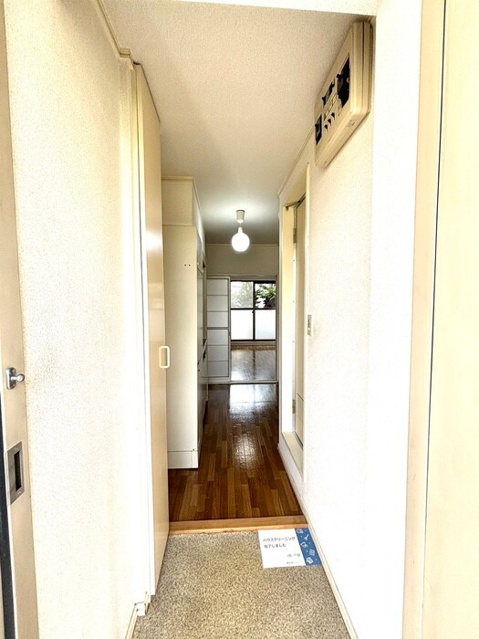 物件内観写真17　(玄関)