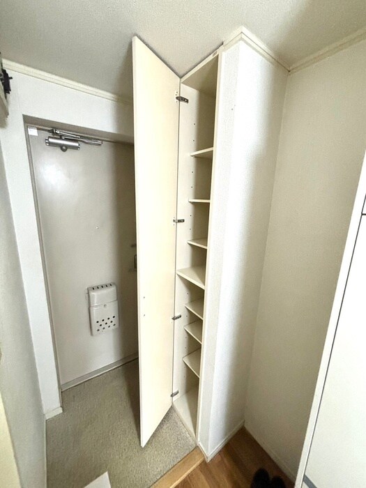 物件内観写真18　(靴箱)
