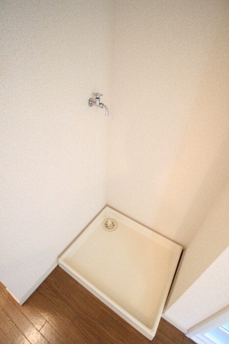 物件内観写真10　(洗濯機置場)