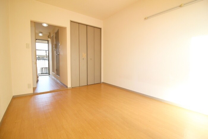 物件内観写真8　(居室)