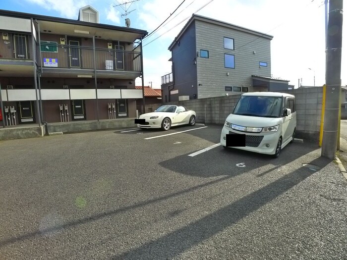 物件外観写真6　(駐車場)