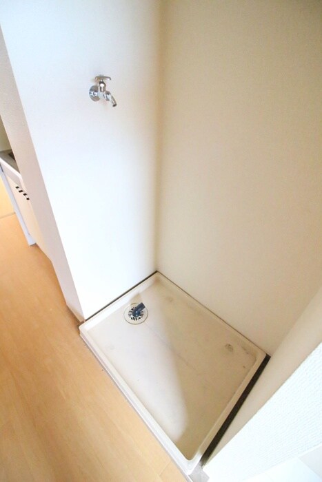 物件内観写真16　(洗濯機置場)