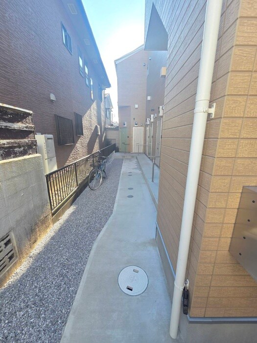 物件外観写真4　(エントランス部分)