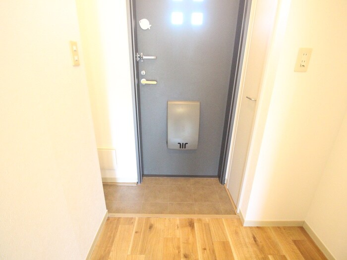 物件内観写真17　(玄関)