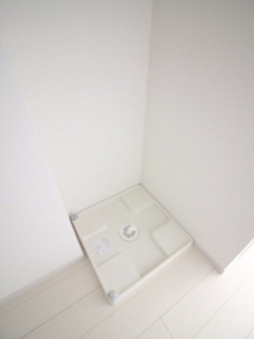 物件内観写真10　(洗濯機置場)