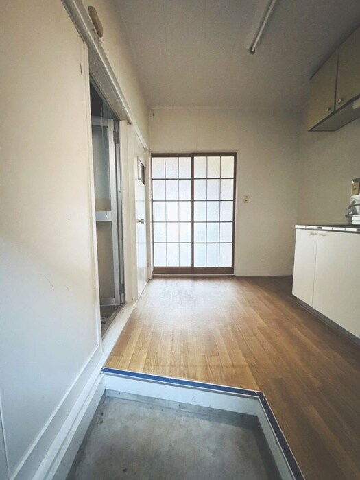 物件内観写真12　(廊下)