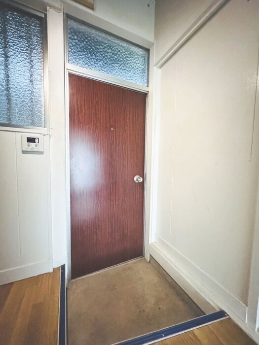 物件内観写真13　(玄関)