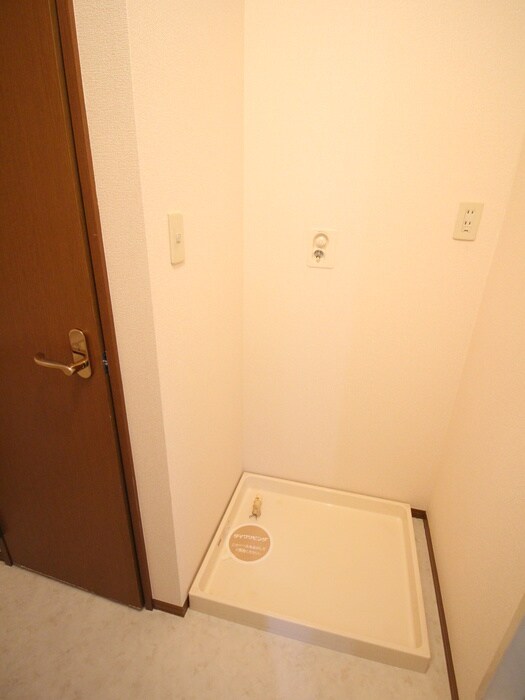 物件内観写真9　(洗濯機置場)